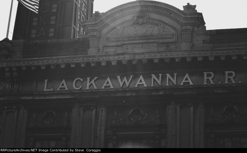 1907 & Lackawanna R.R in Black & White